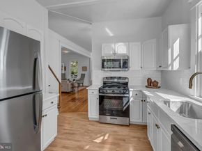 422 N Edgewood Street, Arlington VA 22201