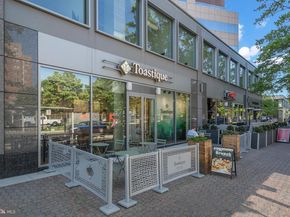 422 N Edgewood Street, Arlington VA 22201