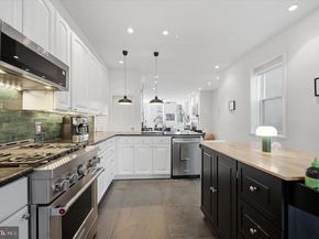 752 S 15TH Street, Philadelphia PA 19146