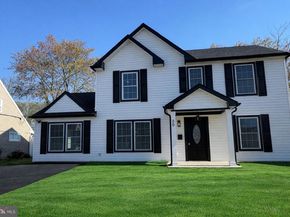 50 Micahill Road, Levittown PA 19056