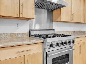 300 N 3rd Street 102, Philadelphia PA 19106