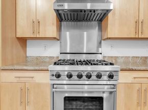 300 N 3rd Street 102, Philadelphia PA 19106