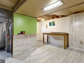 488 N Owen Street, Alexandria VA 22304