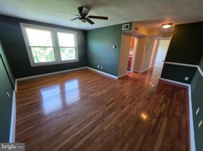 4405 1st Place NE 32, Washington DC 20011