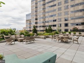 2101 Market Street 2805, Philadelphia PA 19103