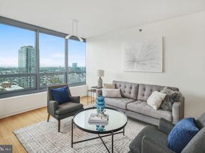 2101 Market Street 2805, Philadelphia PA 19103