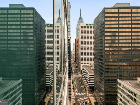 2101 Market Street 2805, Philadelphia PA 19103