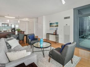 2101 Market Street 2805, Philadelphia PA 19103