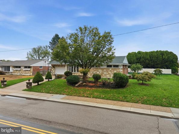 9701 Northeast Avenue, Philadelphia PA 19115