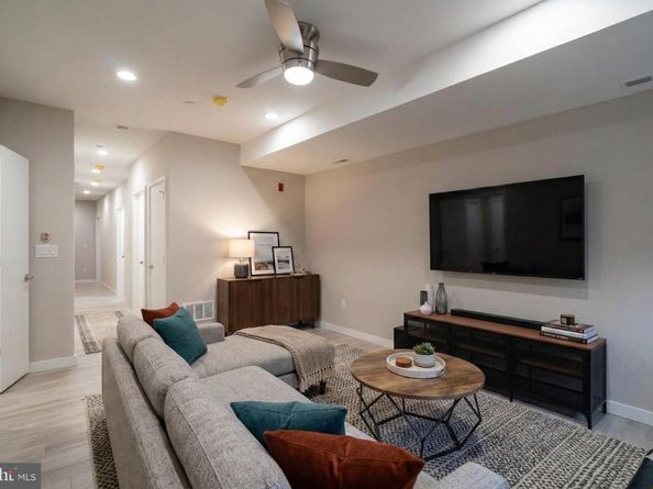 762 S 15TH Street, Philadelphia PA 19146