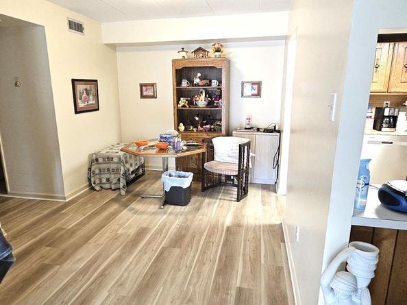 1101 Delaire Landing Road 101, Philadelphia PA 19114