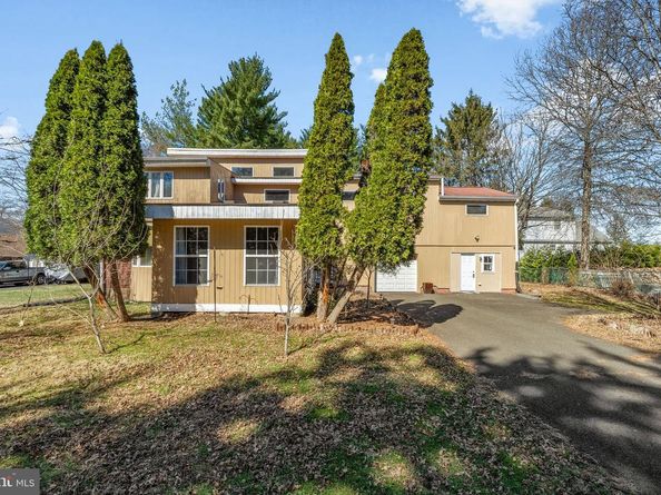 216 Columbia Avenue, Horsham PA 19044