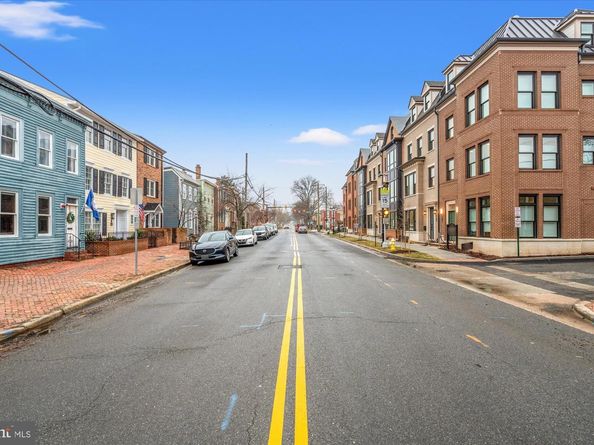 1328 Cameron St, Alexandria VA 22314