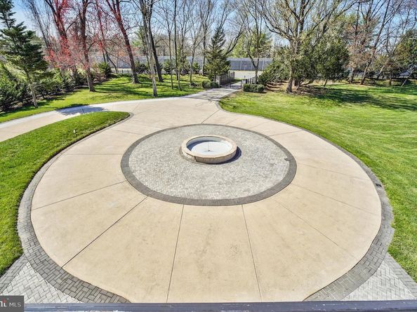 9116 Leesburg, Vienna VA 22182