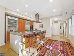 1124 10TH Street NW 4B, Washington DC 20001