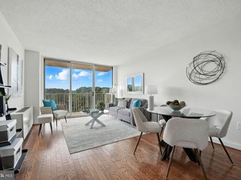 1225 Martha Custis Drive