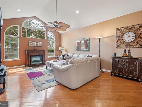 64 Villa Drive, Warminster PA 18974