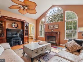 64 Villa Drive, Warminster PA 18974