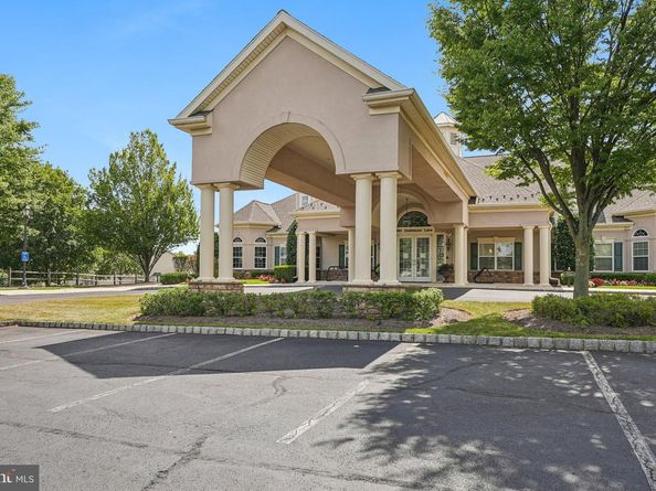 64 Villa Drive, Warminster PA 18974