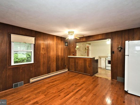 160 Crooked Billet Road, Hatboro PA 19040