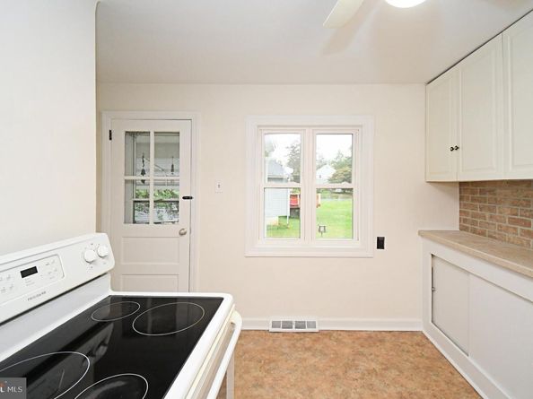 160 Crooked Billet Road, Hatboro PA 19040