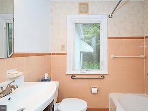 160 Crooked Billet Road, Hatboro PA 19040