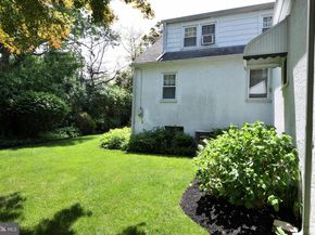 160 Crooked Billet Road, Hatboro PA 19040