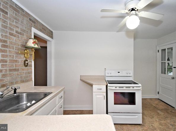 160 Crooked Billet Road, Hatboro PA 19040