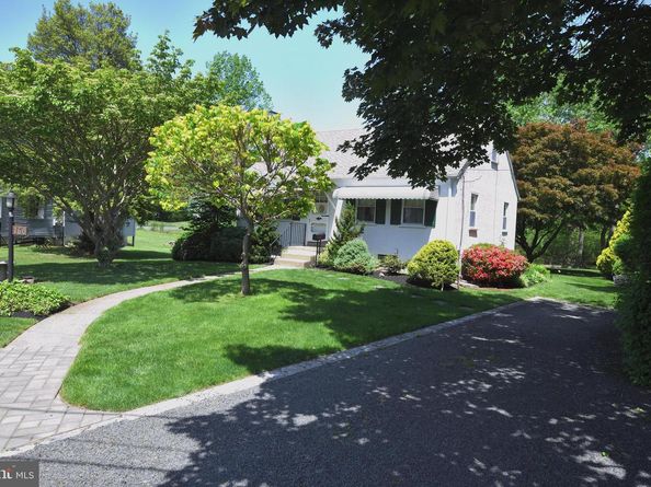 160 Crooked Billet Road, Hatboro PA 19040