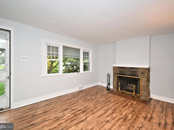 160 Crooked Billet Road, Hatboro PA 19040