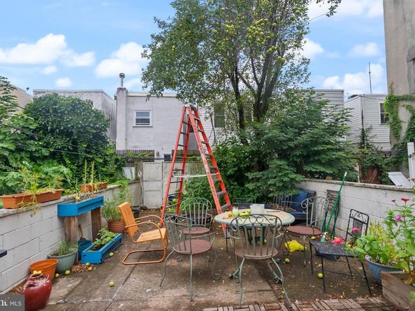 1537 S 13TH Street, Philadelphia PA 19147