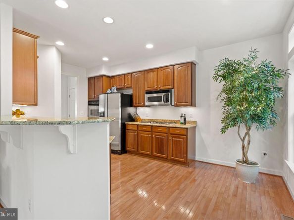 6555 Washington Boulevard, Arlington VA 22205