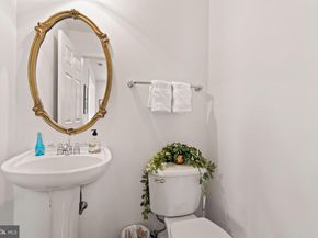 6555 Washington Boulevard, Arlington VA 22205