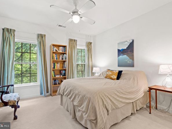 6555 Washington Boulevard, Arlington VA 22205