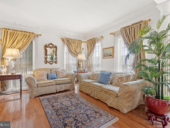 6555 Washington Boulevard, Arlington VA 22205