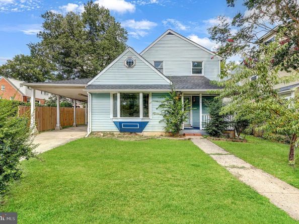 6830 Custis Parkway, Falls Church VA 22042