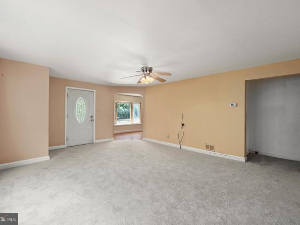 6830 Custis Parkway, Falls Church VA 22042