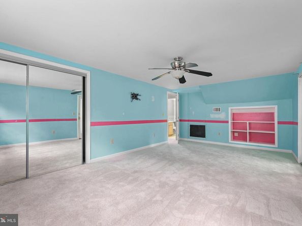 6830 Custis Parkway, Falls Church VA 22042