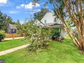 6830 Custis Parkway, Falls Church VA 22042