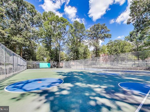 3328 Woodburn Village Drive 14, Annandale VA 22003