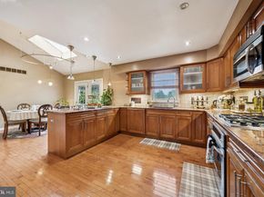 21 Roy Lane, Huntingdon Valley PA 19006