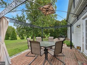 21 Roy Lane, Huntingdon Valley PA 19006