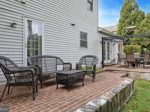 21 Roy Lane, Huntingdon Valley PA 19006
