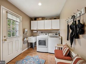 21 Roy Lane, Huntingdon Valley PA 19006