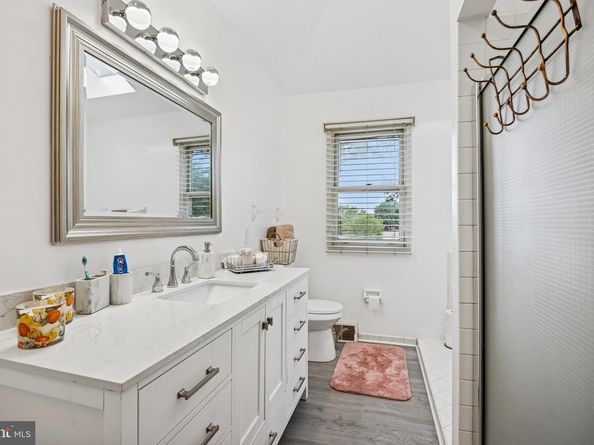 21 Roy Lane, Huntingdon Valley PA 19006