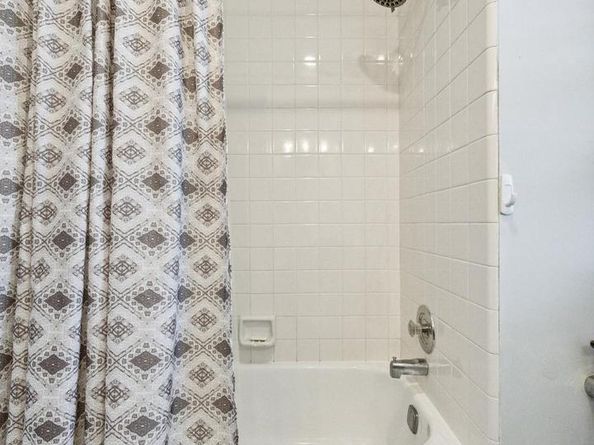 21 Roy Lane, Huntingdon Valley PA 19006