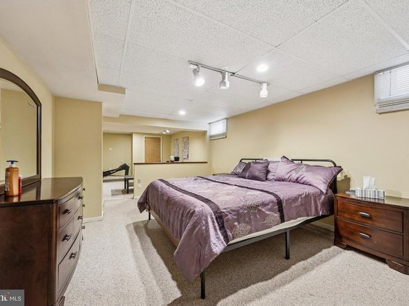 21 Roy Lane, Huntingdon Valley PA 19006