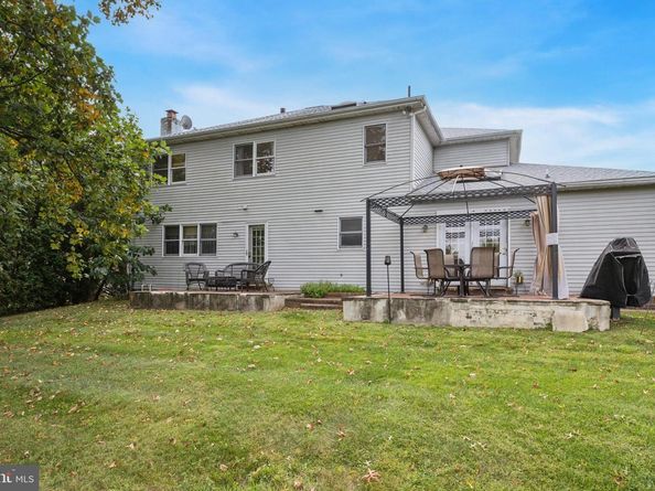 21 Roy Lane, Huntingdon Valley PA 19006