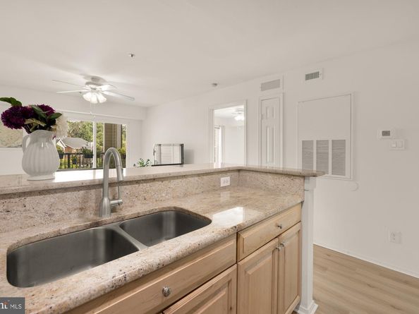 3309 Wyndham Circle 3180, Alexandria VA 22302