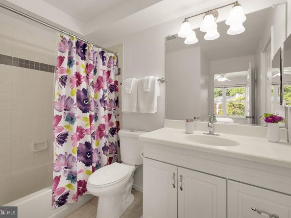 3309 Wyndham Circle 3180, Alexandria VA 22302